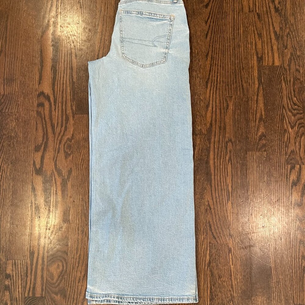 AE Women's Dreamy Drape Strigid Low-Rise Ultra Wide-Leg Jean, Lt Aglow, 2S, NWOT - Picture 6 of 11